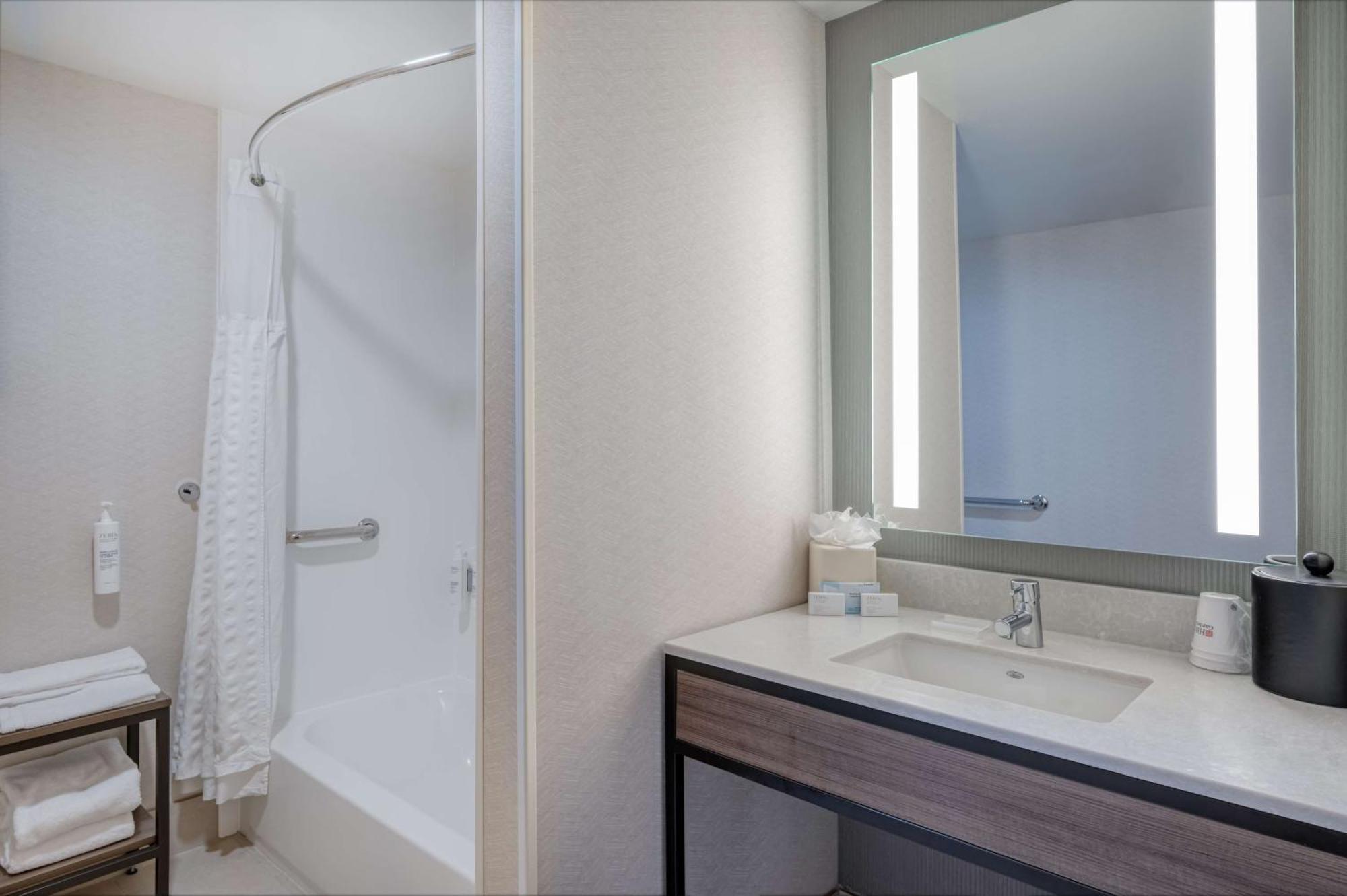Hilton Garden Inn Clarksburg Eksteriør bilde